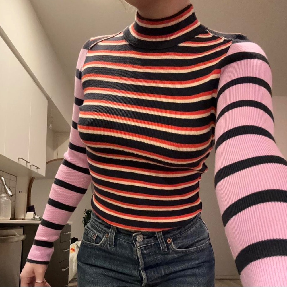 Urban Outfitters BDG stripped light turtleneck sweater. Lightly worn!